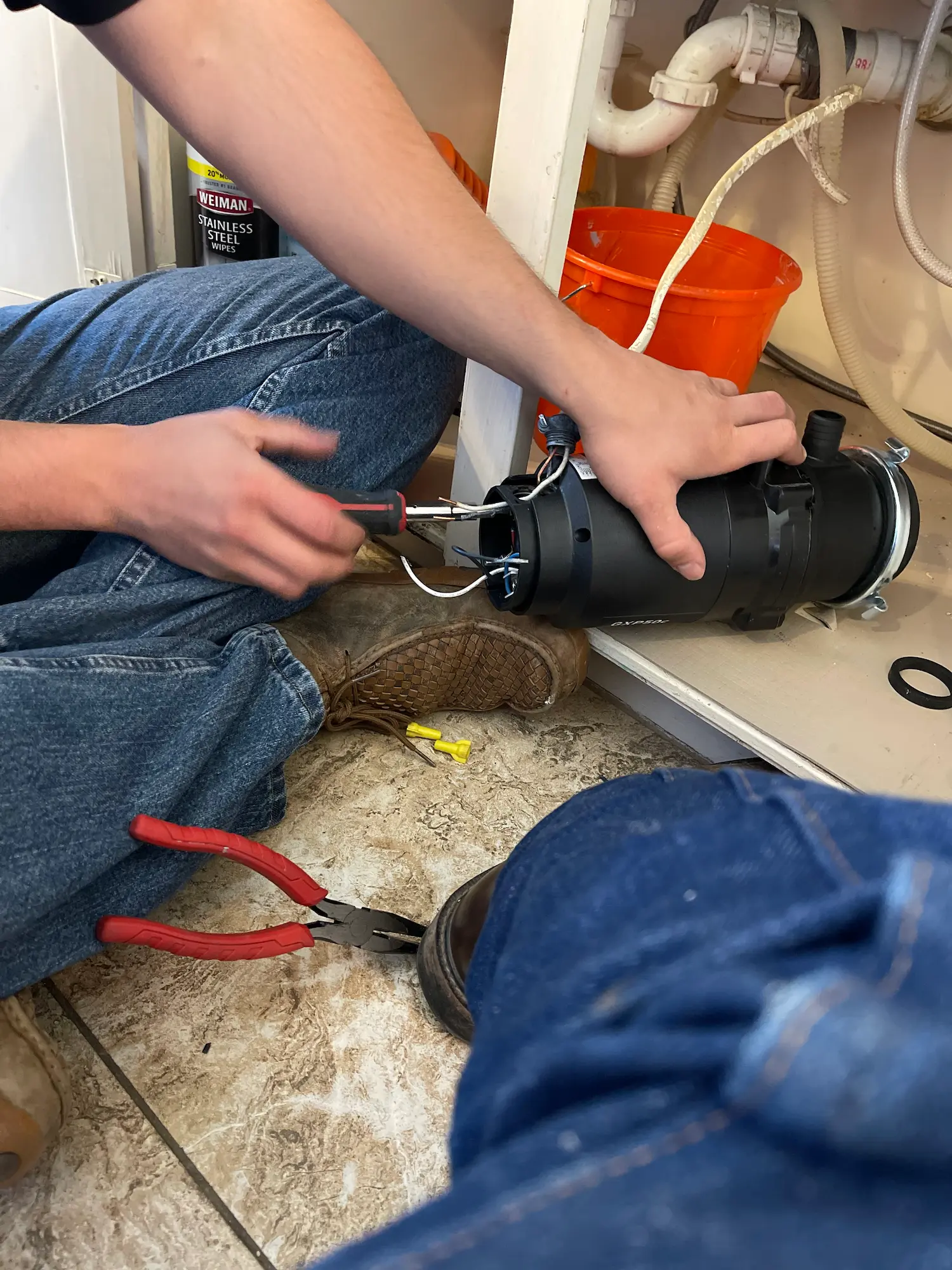 Round Rock kitchen sink with garbage disposal — preventing drain clogs